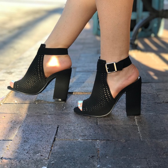 Black booties - Picture 2 of 5